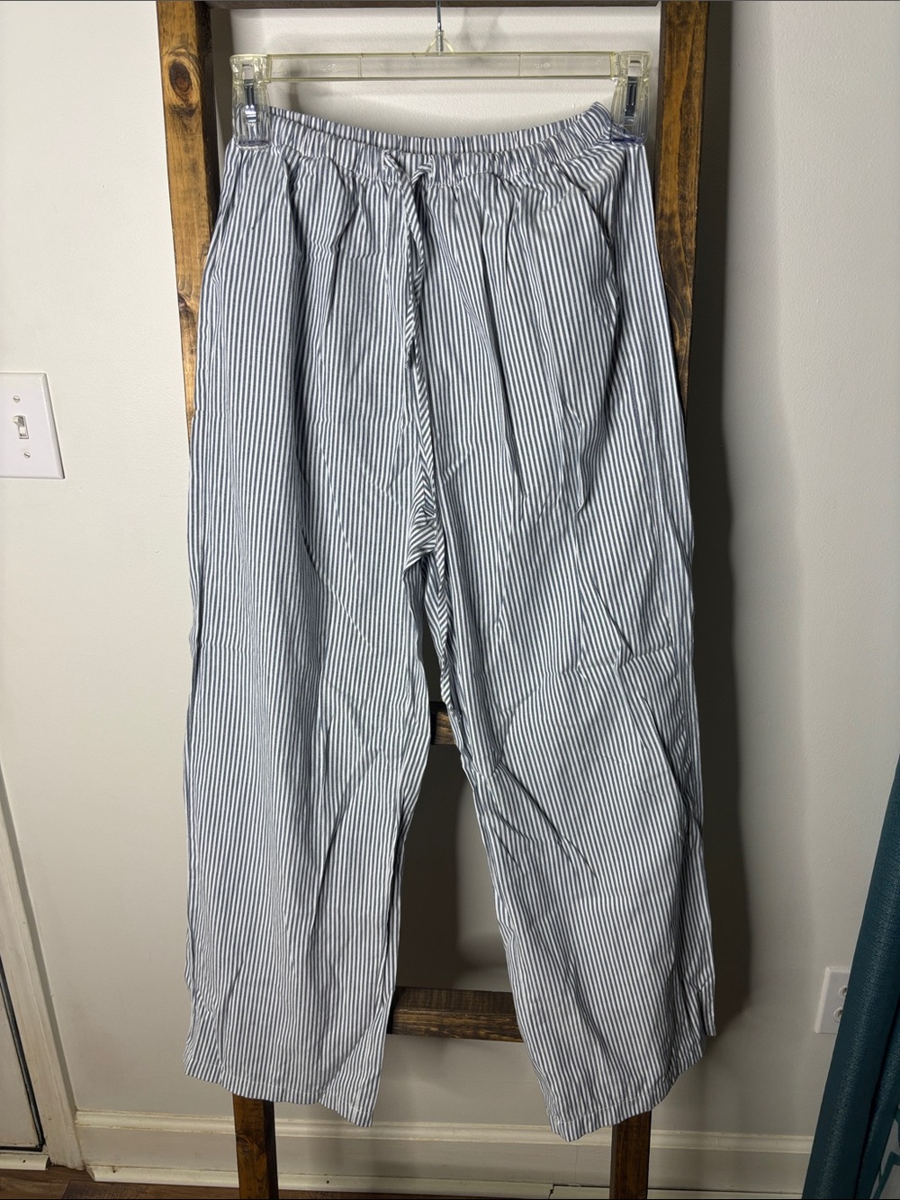 SHEIN Blue and White Pinstripe Wide Leg Pants Size M